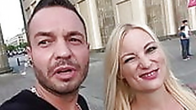 Publis flashing Sex in Berlin with blonde teen slut